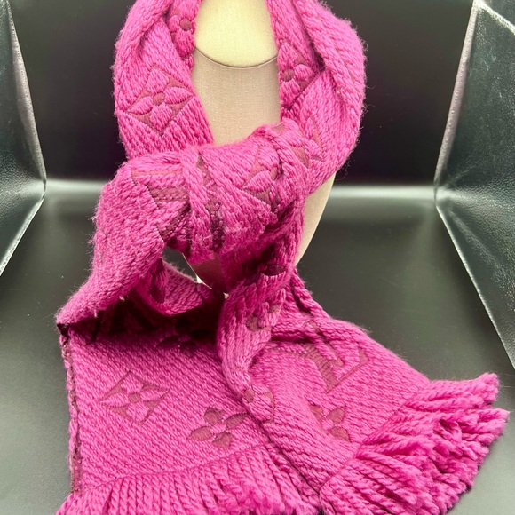Hard to find PINK!! LOUIS VUITTON M70461 Echarpe Logomania Scarf - Picture 4 of 5